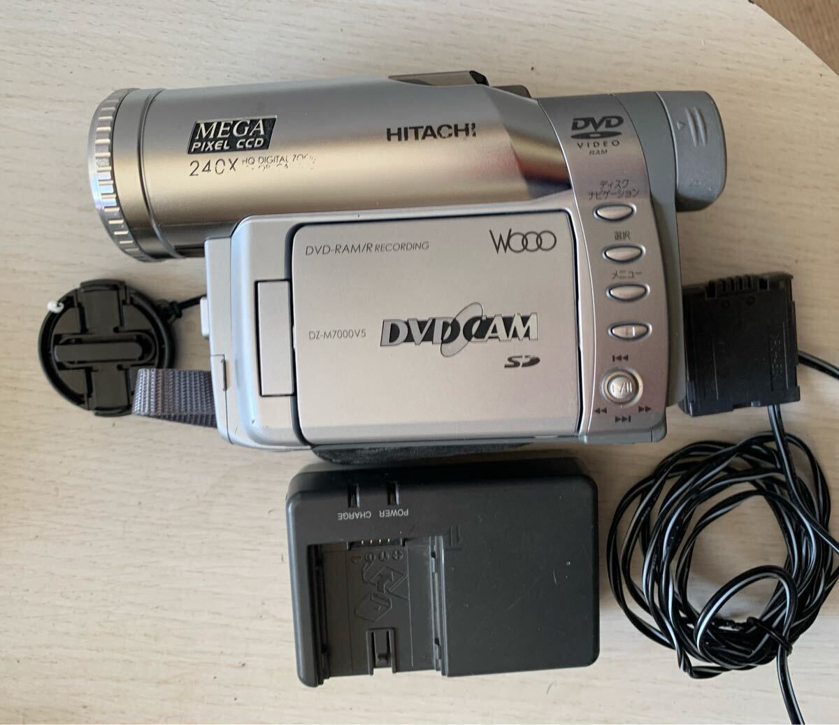 HITACHI DZ-M7000V5 DVDビデオカメラ WOOO MEGA PIXEL CCD拍卖