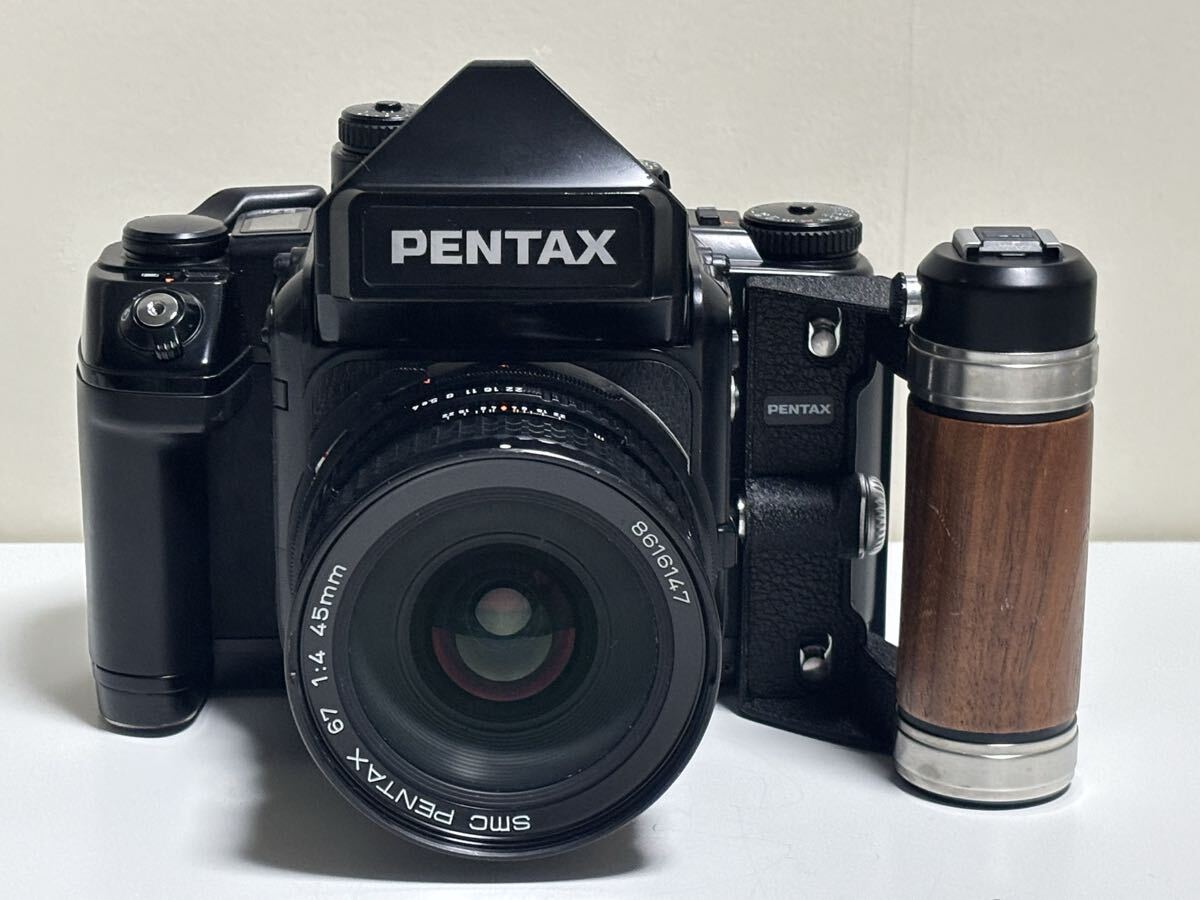 ペンタックス PENTAX 67II SMC PENTAX 67 45mm 1:4 ホットシューグリップ 中判フィルムカメラ 2684拍卖