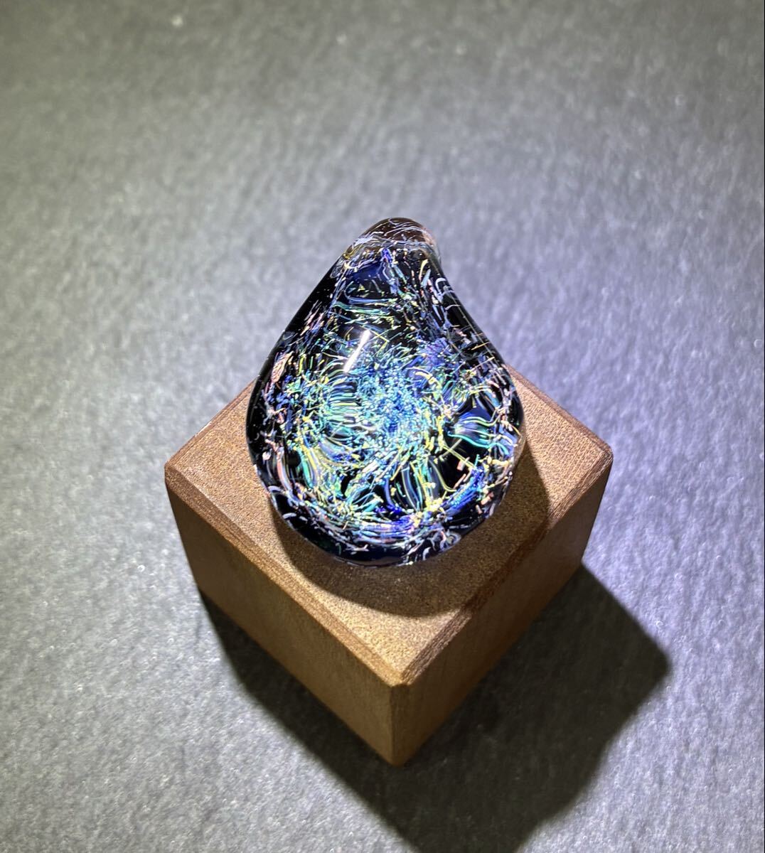 【JINガラス】星雲 水面 雫 ペンダントトップ ガラス細工 一点物拍卖