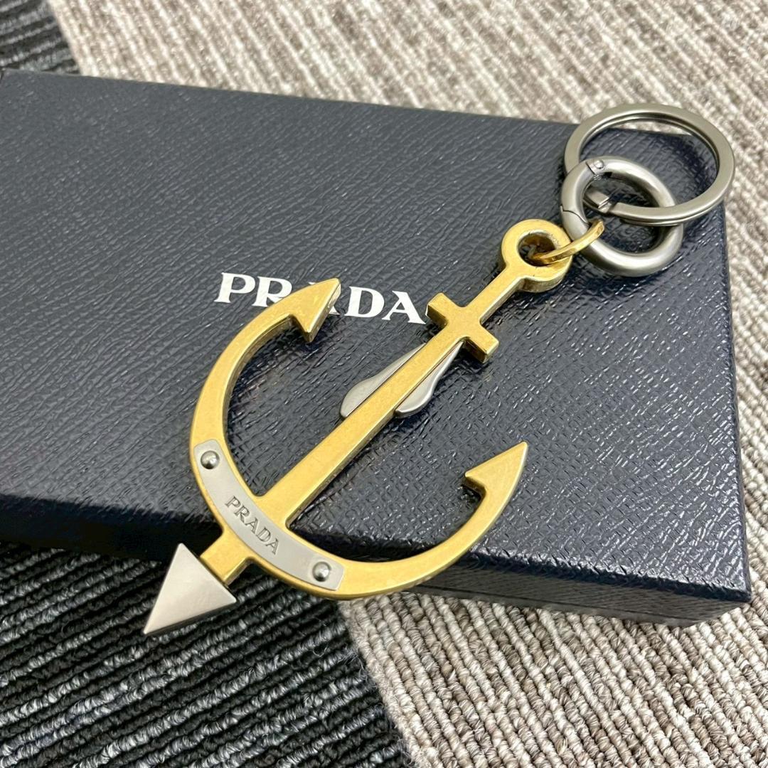 レア PRADA プラダ イカリ チャーム キーホルダー拍卖