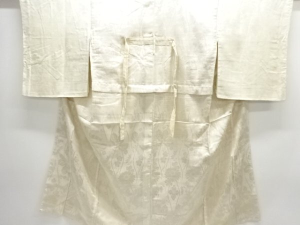 ys7746923; 綸子立涌に草花模様織出し長襦袢【アンティーク】【着】拍卖