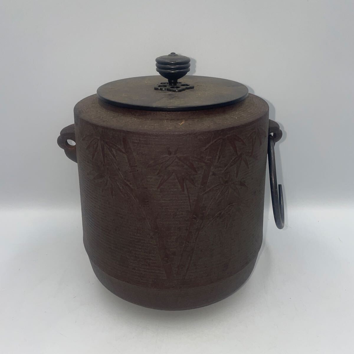 茶釜 竹地紋筒釜 茶道具 釜 茶道 竹の柄 お茶 コレクション 収集 インテリア 鑑賞 和 置物 重さ1976g 上品拍卖