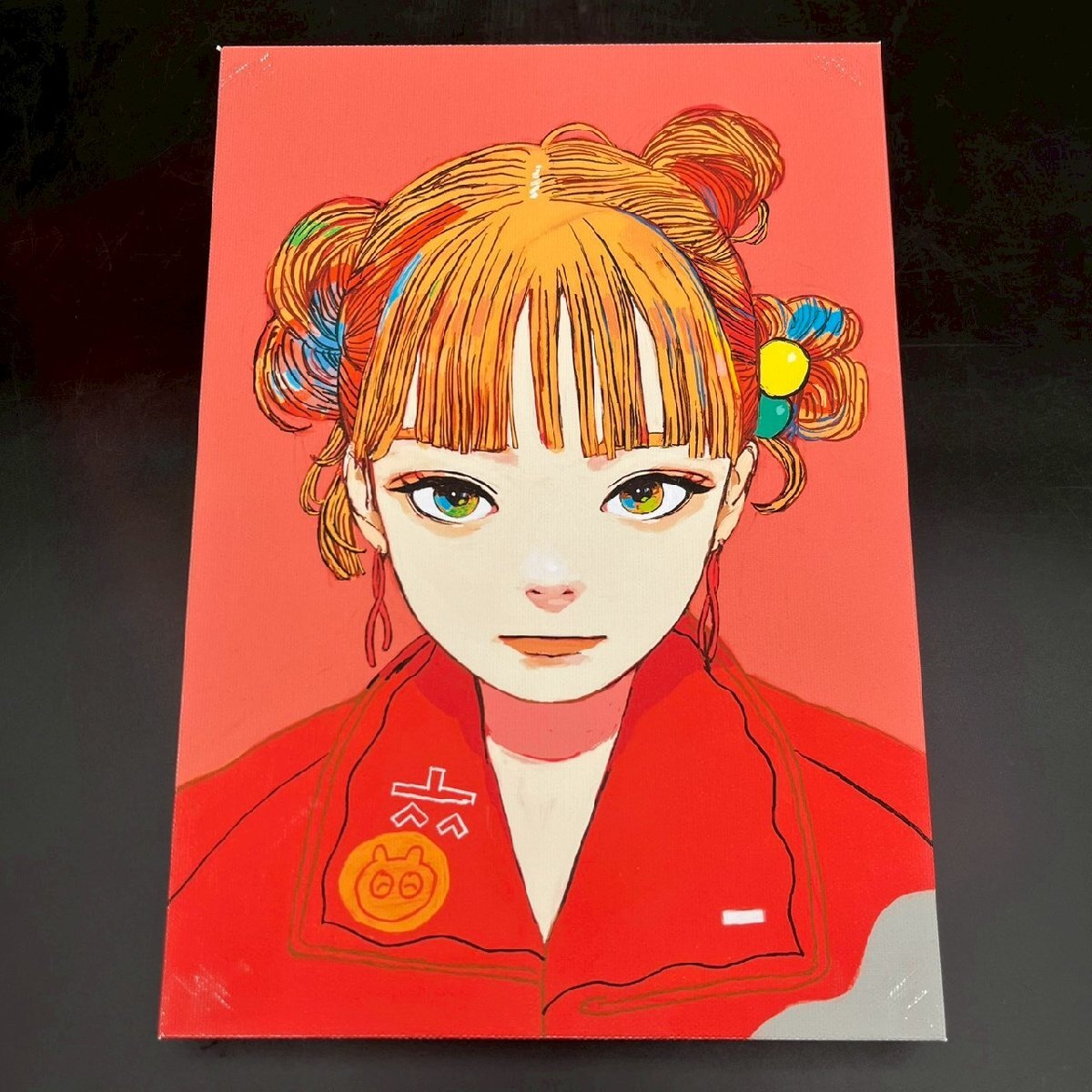 CV0221-42-3 ざしきわらし イラスト 作品 人物 背景 赤 絵 絵画 キャンバス アート 人物 美術 置物 鑑賞 H29.5㎝ W21㎝ D2㎝ 80サイズ拍卖