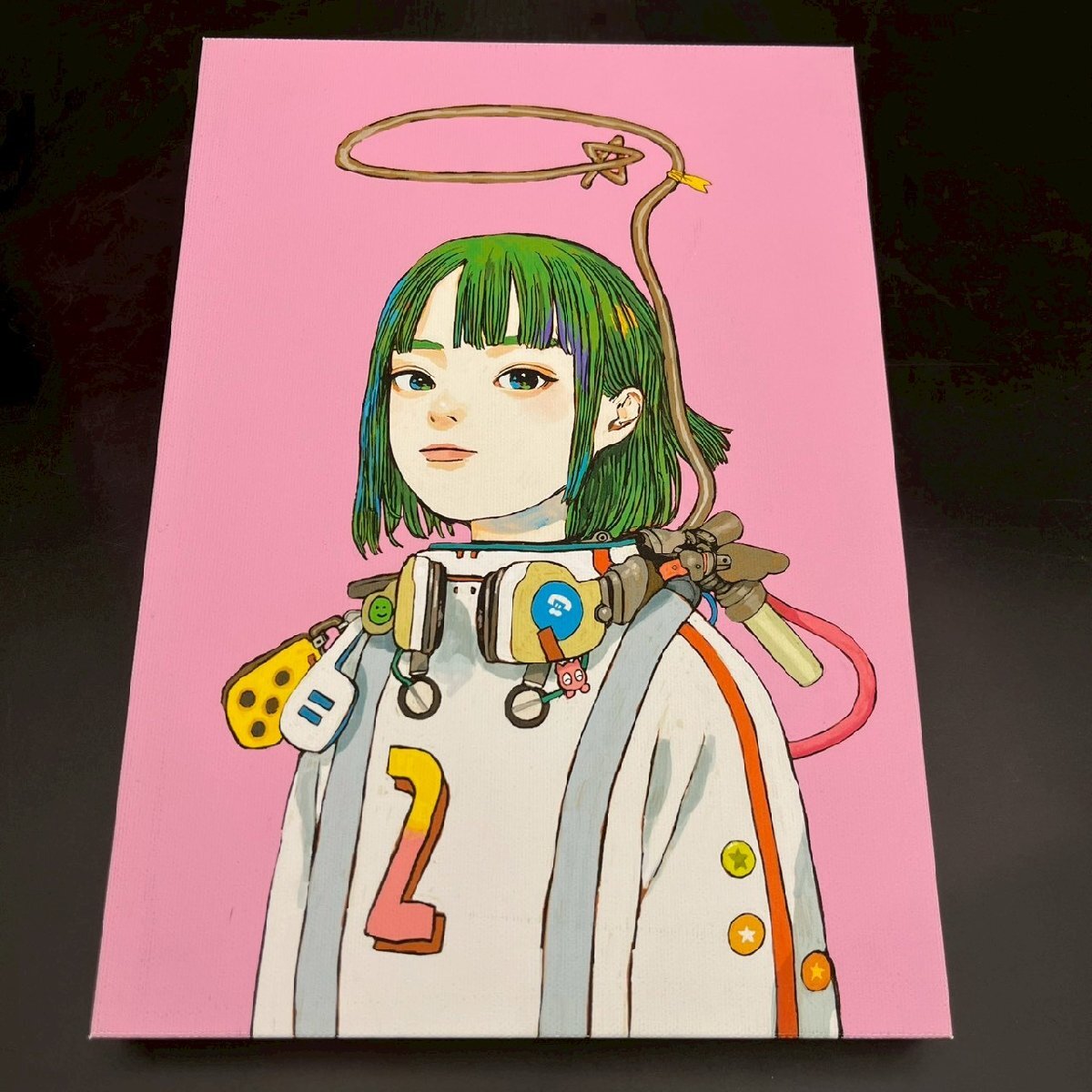 CV0221-44-3 ざしきわらし イラスト 作品 背景 ピンク 絵 絵画 キャンバス アート 人物 美術 置物 鑑賞 H29.5㎝ W21㎝ D2㎝ 80サイズ拍卖