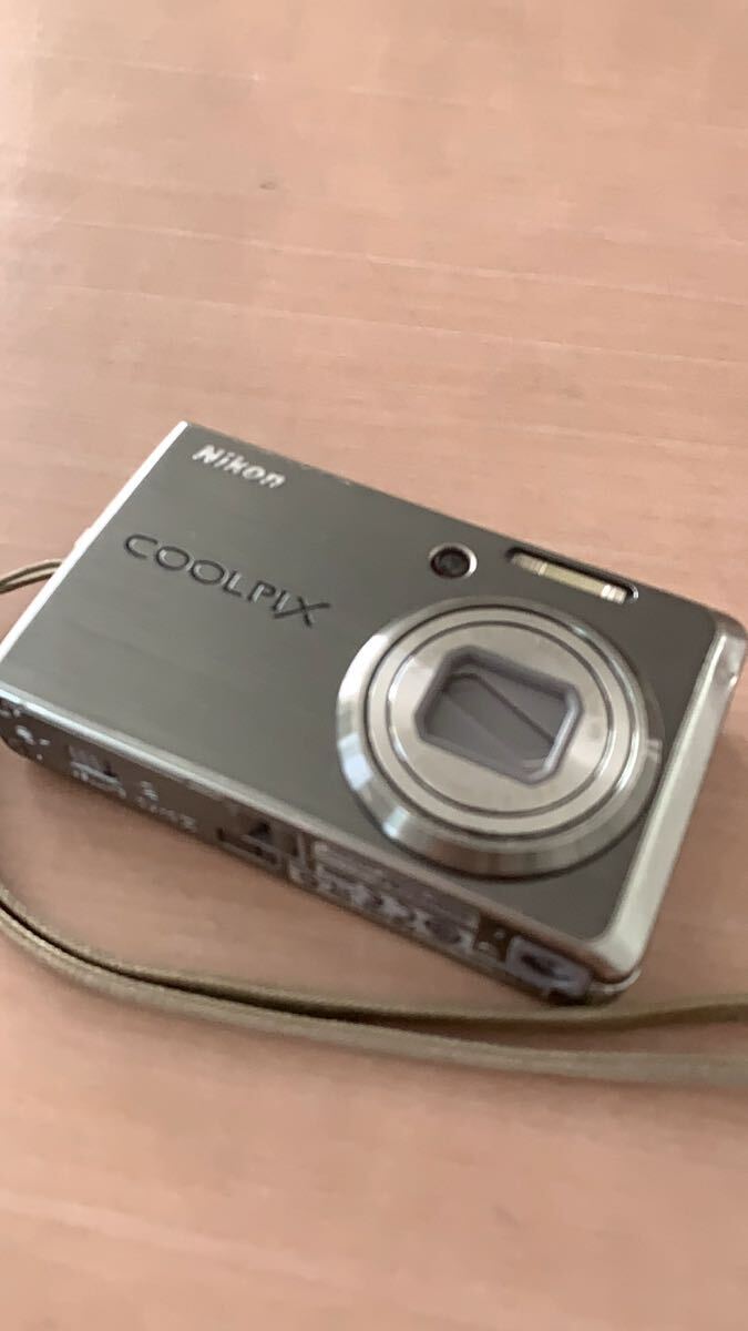 ニコン デジカメ COOLPIX S600 クールピクス コンパクトデジタルカメラ 動作未確認 ジャンク拍卖