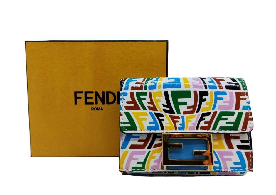 未使用品!FENDI【フェンディ】8M0395 マルチカラー コンパクトウォレット レザー 三つ折り財布 (5100)拍卖