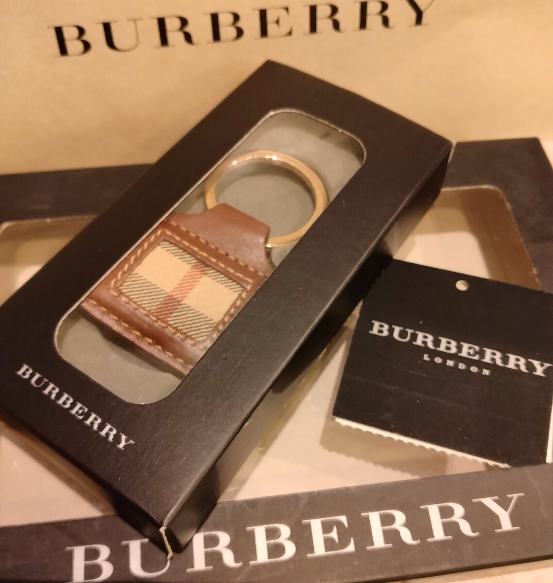 匿名配送込み 未使用 箱入り BURBERRY バーバリー キーホルダー キーリング拍卖