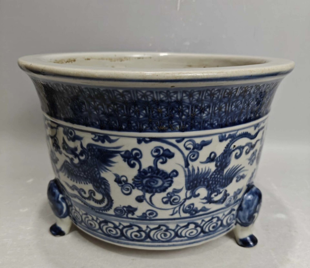 【積古】中国古美術 明時代 青花 紋 香炉 古玩 美術品 骨董品 時代物 古美術 唐物 当時物 置物 高さ18.5cm 口径28cm h15拍卖