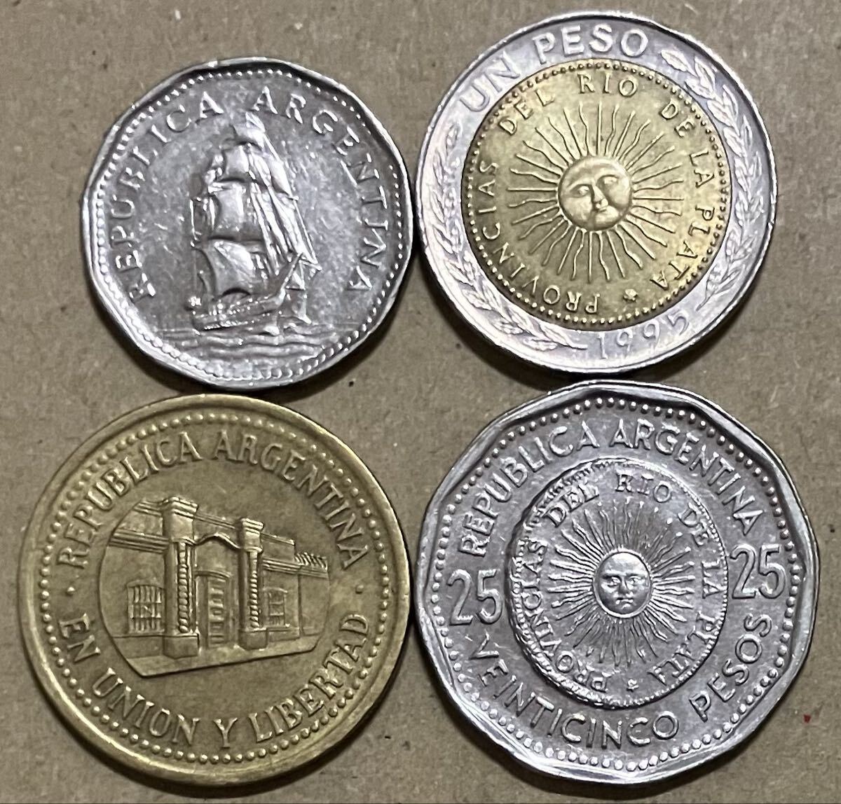 j アルゼンチン 1ペソ 5ペソ 25ペソ 50センタボ 4枚セット 外国コイン 外国硬貨 バイカラー バイメタルコイン 太陽拍卖