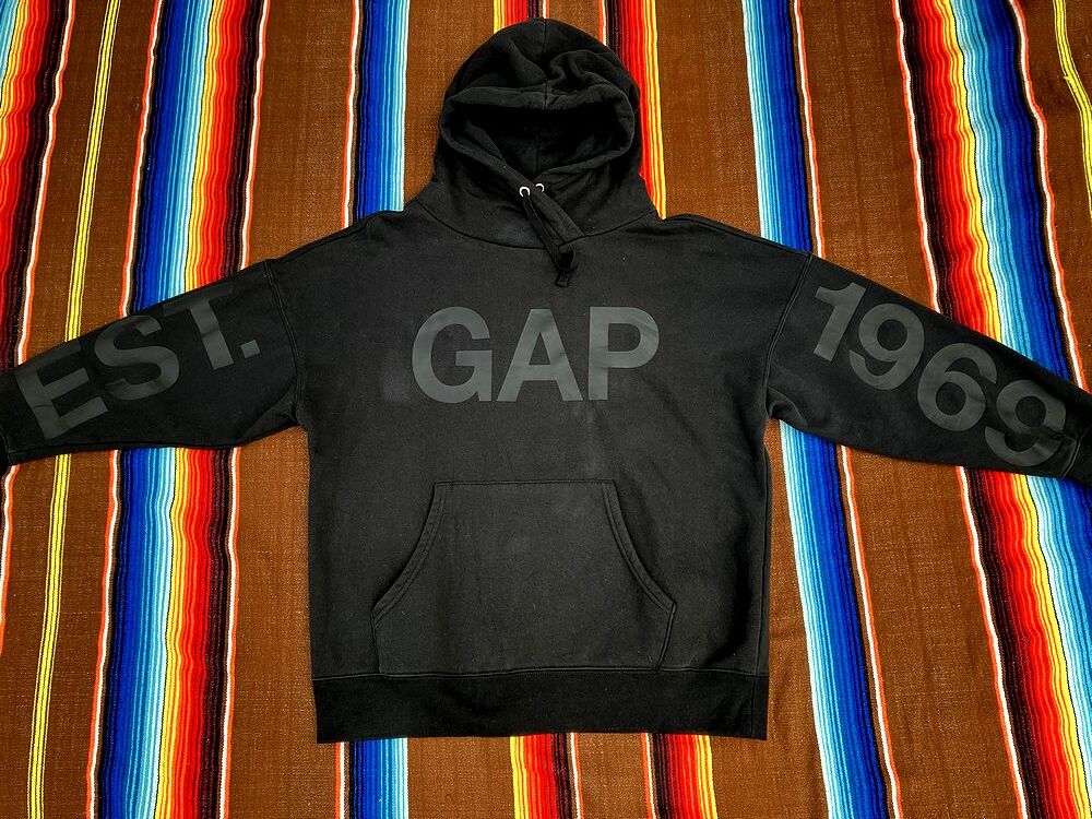 ◇GAP ギャップ スウェットパーカー ロゴプリント Lサイズ ブラック◇検索 長袖 プルオーバー トレーナー フーディー ジャケット 古着拍卖