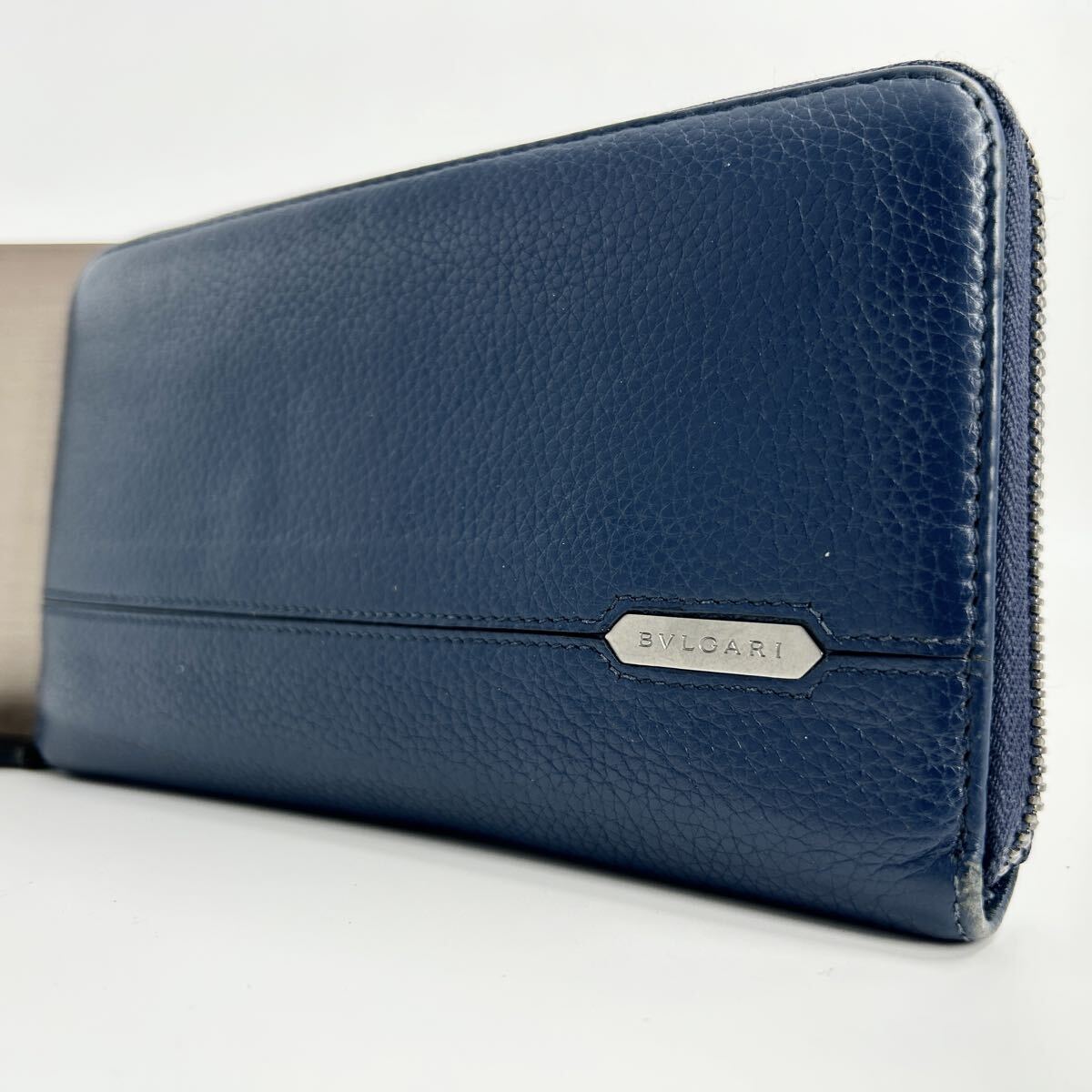 【美品・近年モデル・希少】BVLGARI ブルガリ 長財布 ラウンドファスナー オクト レザー 本革 ネイビー 紺 メンズ ビジネス 多収納 ロゴ拍卖