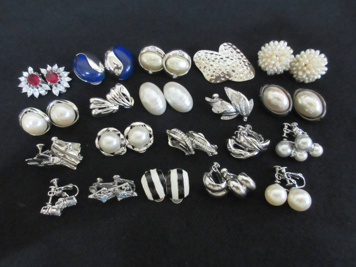 *100円~【大量】豪華 CZ/色石/パール/ラインストーン使い シルバーカラー デザイン色々 ヴィンテージ イヤリング 20点セット*M-60拍卖