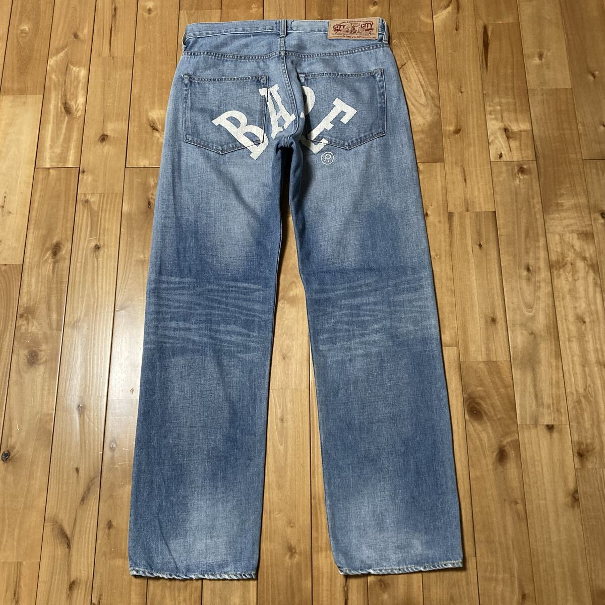 BAPE LOGO Denim Pants Mサイズ a bathing ape デニム パンツ エイプ ベイプ アベイシングエイプ ジーンズ NIGO w7975拍卖