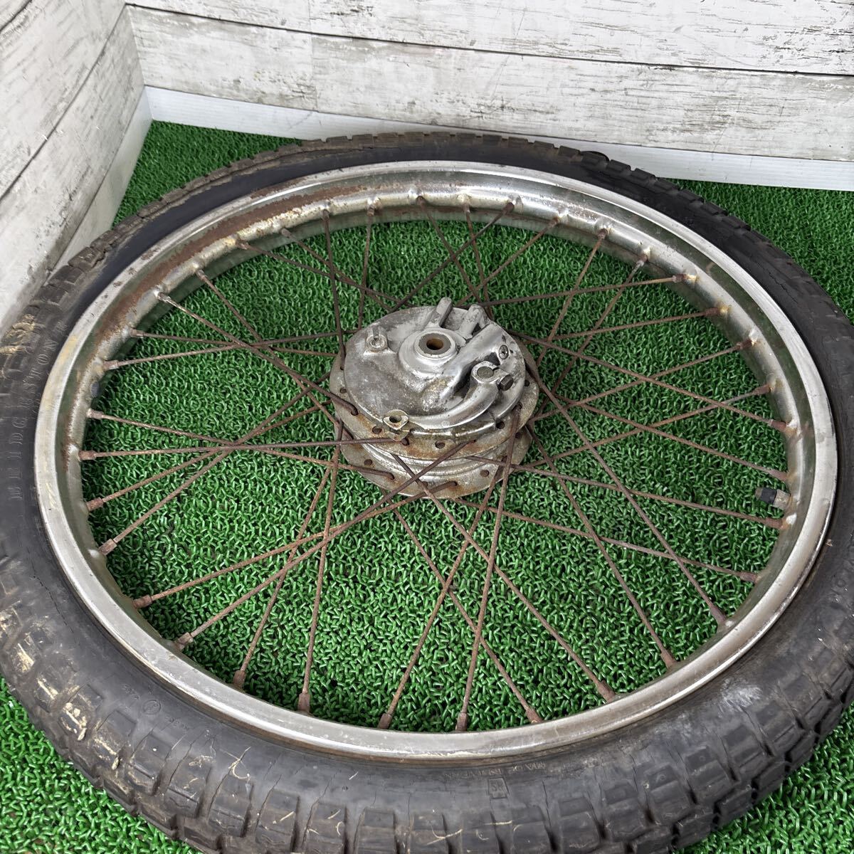HONDA エルシノア MT125 フロントホイール シャフト付き拍卖