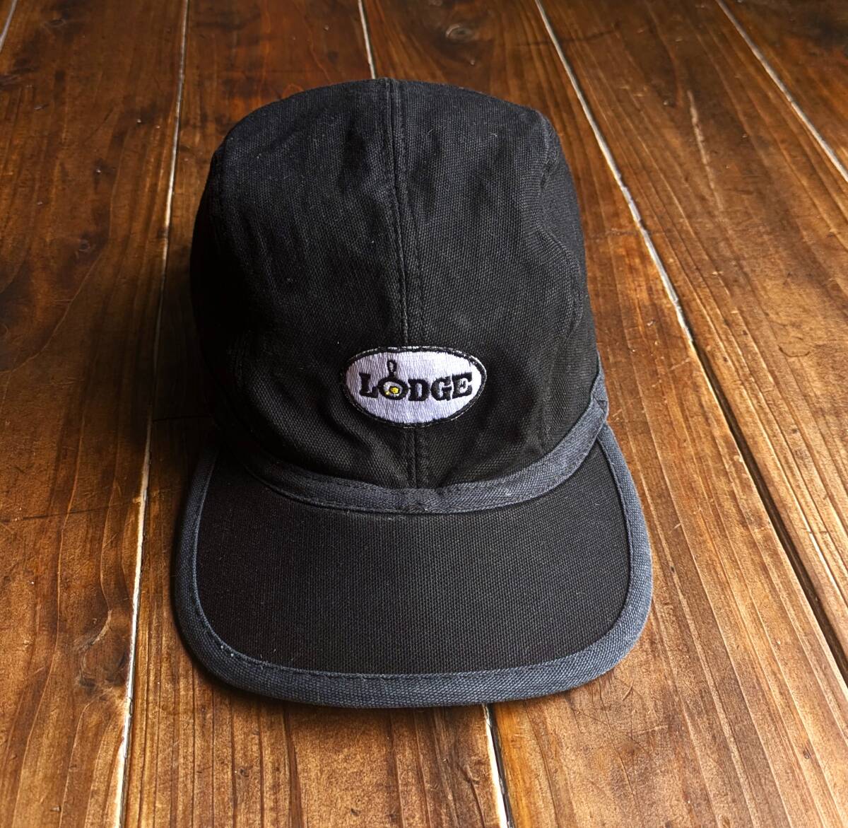 送料無料♪USA製KAVU カブー LODGE ワッペン付ストラップキャップ 4パネル 帽子 ブラック size M コットン アウトドア アメリカ製 USED古着拍卖