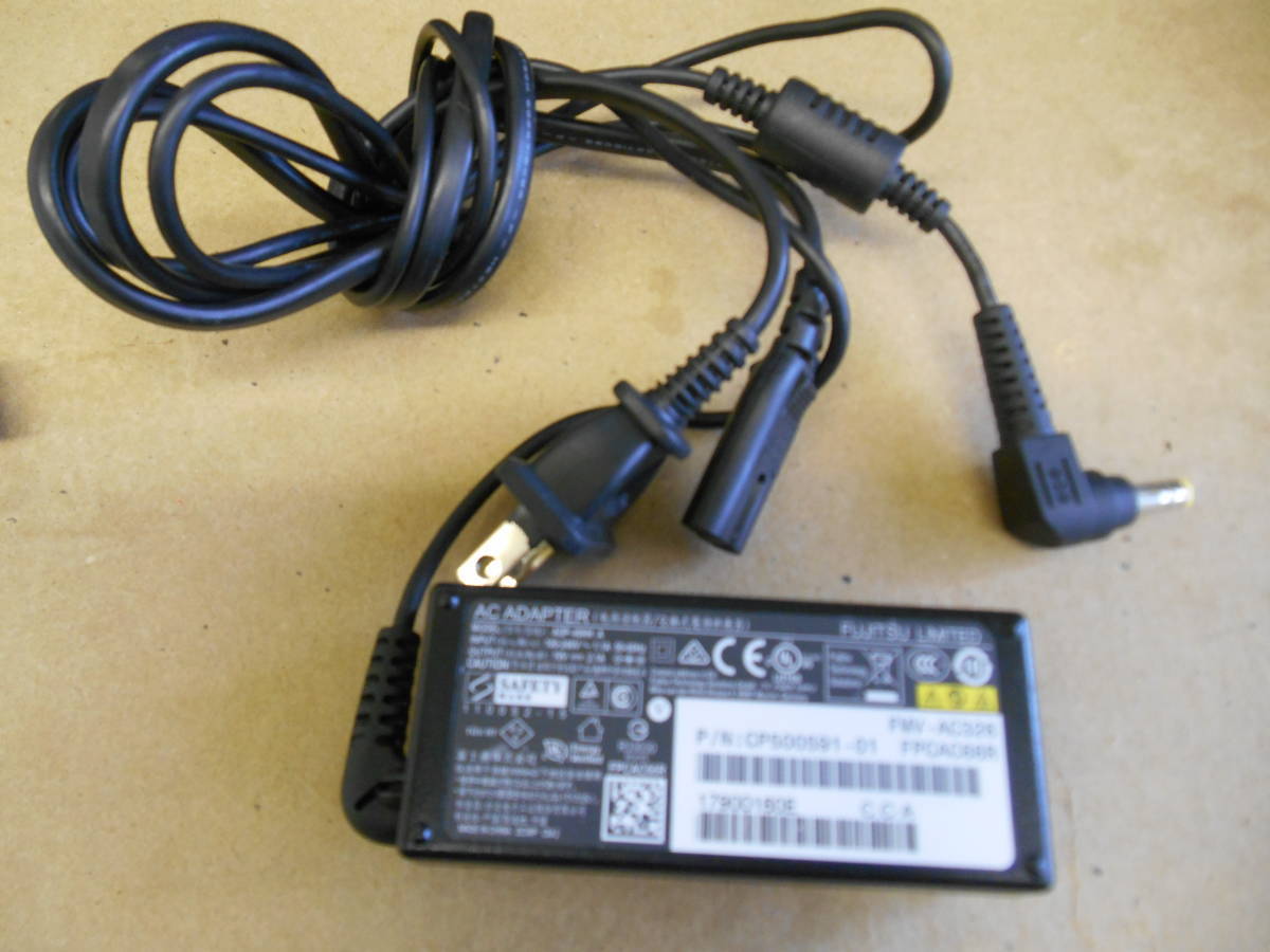 数量限定 FUJITSU 純正 ACアダプタ ADP-40HH A (FMV-AC326) 66R 19V=2.1A 外径5.5 内径2.6 (18拍卖