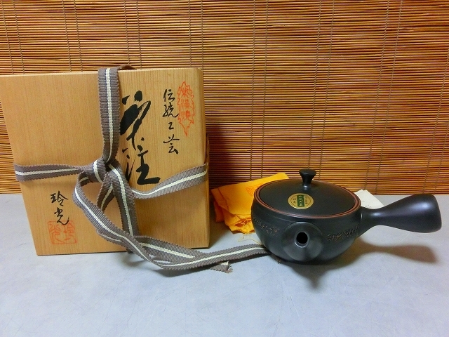 りD5S 未使用 茶注 玲光窯 鯉江廣 黒泥 共箱 共布 栞 急須 茶瓶 常滑焼 煎茶道具 骨董美術 横手拍卖