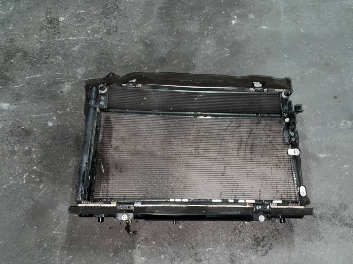 レクサス LS600 後期 ラジエター+コンデンサー+ファン拍卖