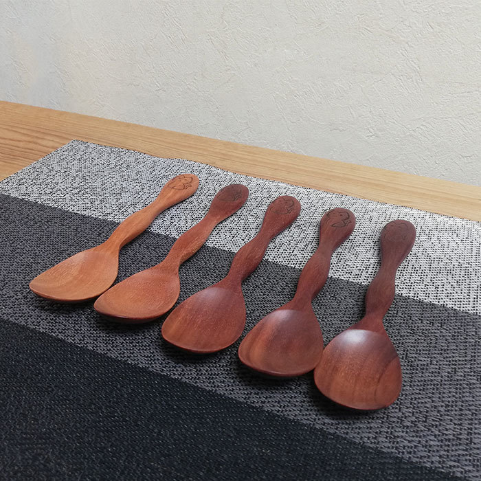 ◆木のマルチスプーン モコモコ ねこ 5本セット◆木製スプーン 木のスプーン 天然木 ネコ 猫 かわいい 可愛い 動物柄拍卖