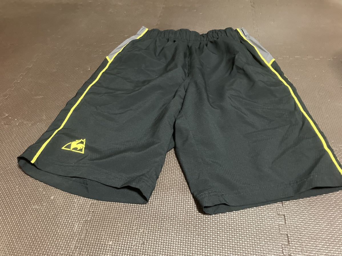 美品Ie coq sportif黒、グレー、ロゴ黄色ハーフパンツ サイズM拍卖