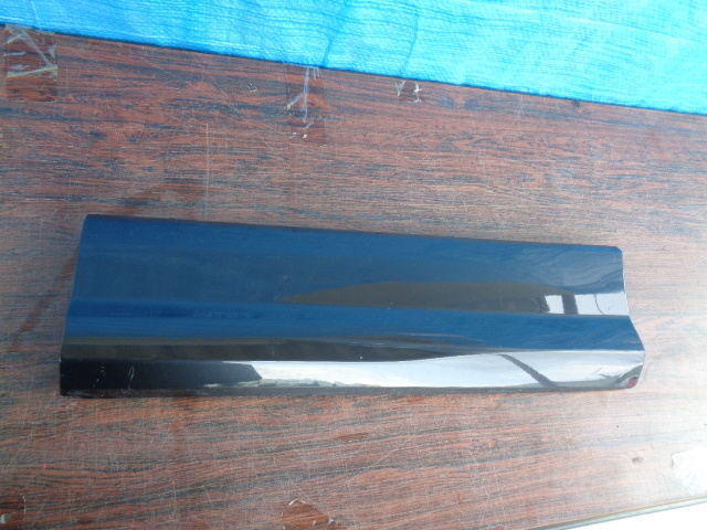 AO381 アウディ Q2 81A ドアモール 左 リア グレー 81A853969B拍卖