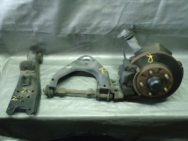 【2619】平成20年式 バネット SK82VN F8E 2WD 右ナックルASSY アッパーアーム付き ロアアーム付き拍卖