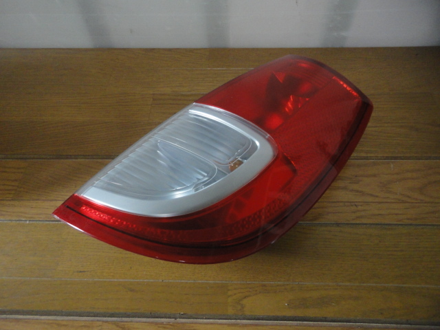 日産 モコ MG22S 純正テールランプ右 ライト レンズ コンビネーション ソケット/配線付き 【スズキ MRワゴン MF22S拍卖