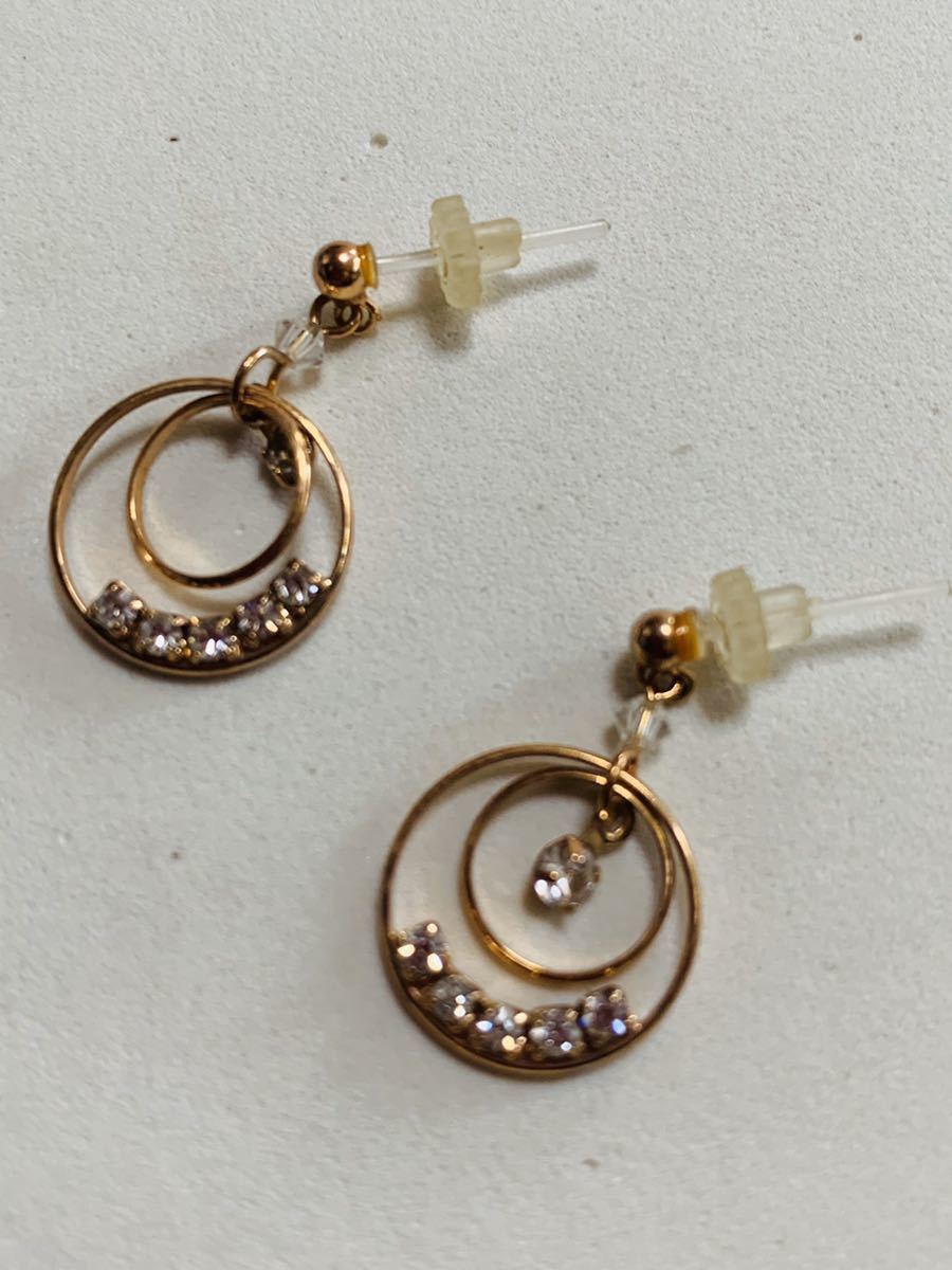 ゴールドカラーとジルコニアのピアス 新品拍卖