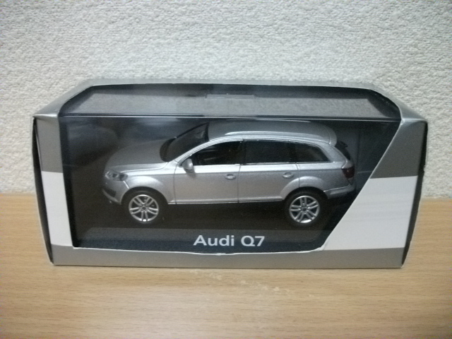 ◇【発送は土日のみ】1/43 Audi アウディ Q7 Lichtsilber◇拍卖