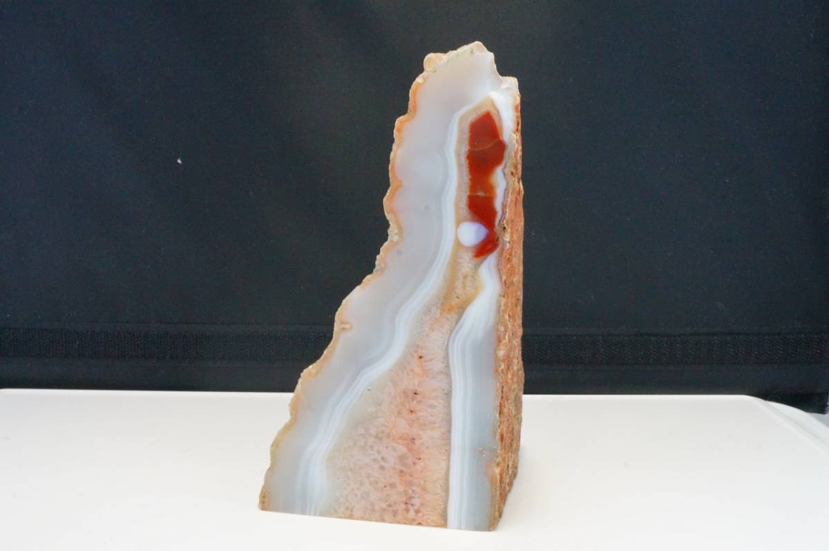 希少!昔の在庫!縞模様が綺麗な上質ブラジル産瑪瑙・メノウ・めのう・メノー【原石】572g拍卖