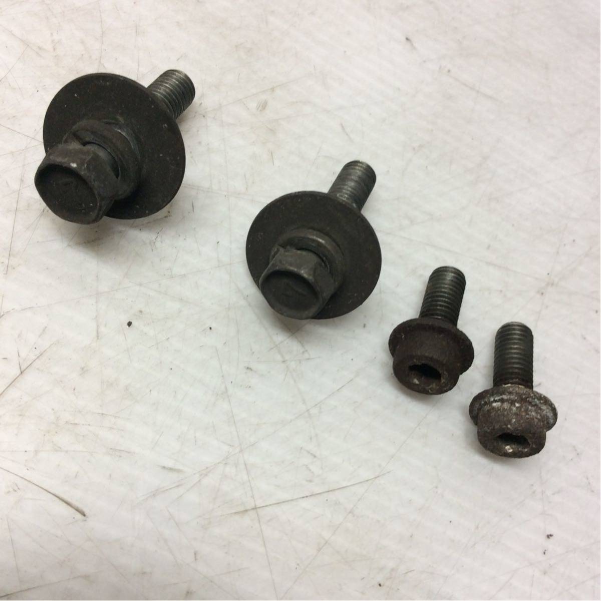 C03-42 スズキ アドレスV100 CE11A マフラーボルト ナット 純正部品拍卖