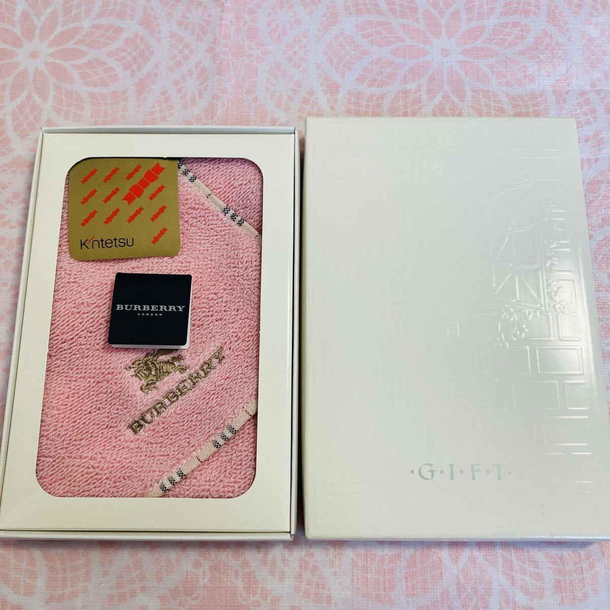 【人気柄】新品/BURBERRY/タオルハンカチ/正規品/綿100%/未使用/即決あり/匿名発送/バーバリー/ノバチェック/ホースマーク/箱あり/ピンク拍卖