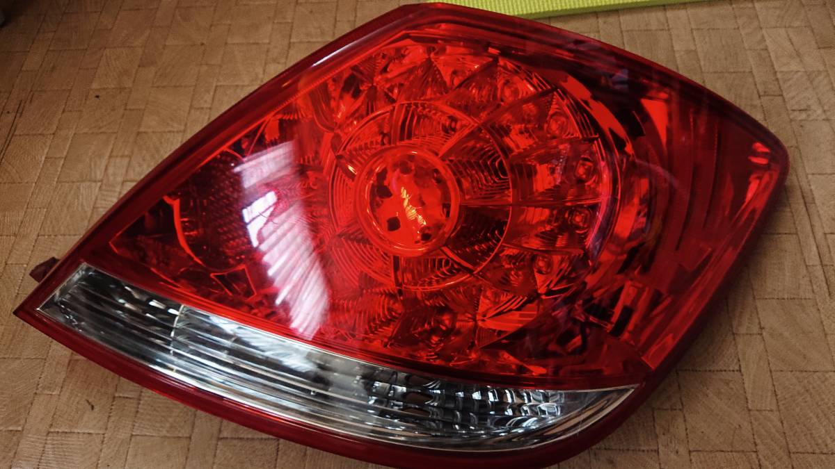 KB1 ホンダ レジェンド 右 テール ランプ ユニット 美品拍卖