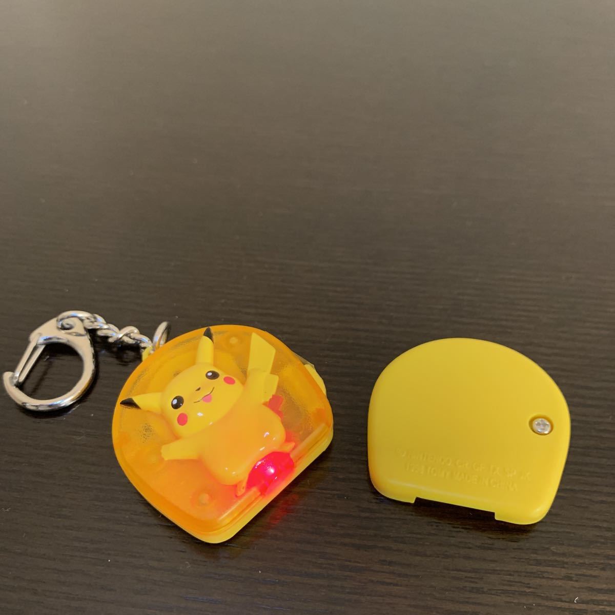 ピカチュウ キーホルダー 中古品 1998 電池交換可 TOMY ポケモン フィギュア ポケットモンスター拍卖