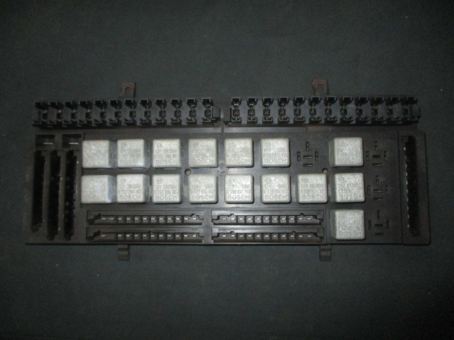 ■フェラーリ テスタロッサ ヒューズボックス 中古 129108 部品取りあり ヒューズボード Ferrari testarossa control unit Fuse box ■拍卖