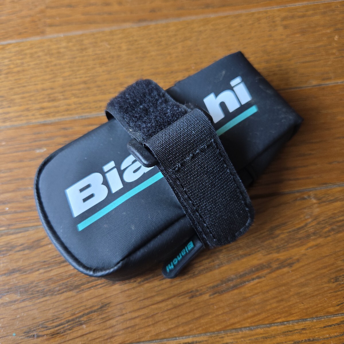 小型軽量BIANCHI サドルバッグ防水 ビアンキ ロードバイク クロスバイク ツールケース ブラック拍卖