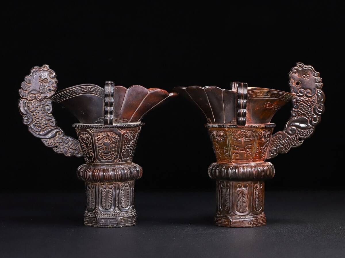 旧蔵 老牛角彫刻 龍把獣面紋杯 獣紋酒器 一対 収蔵珍品 極細工 骨董品 古美味 WY0513拍卖