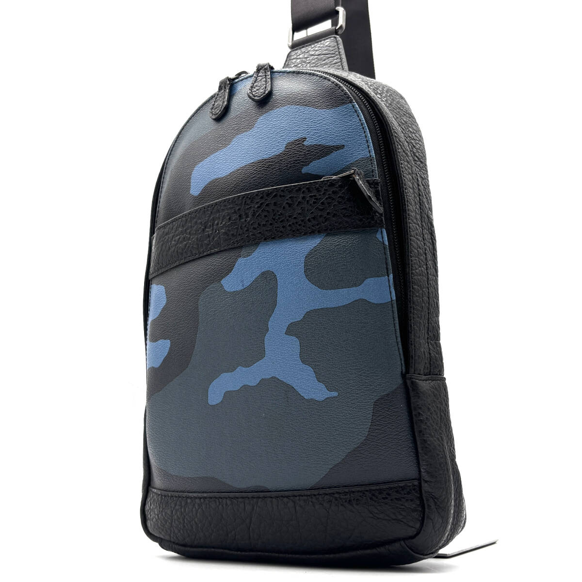 正規品 COACH コーチ ボディバッグ ショルダーバッグ カモフラ ロゴ型押し レザー 斜め掛け クロスボディ ビジネス ブラック ブルー拍卖