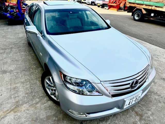 再出品 レクサス【LS600h】ハイブリッド 4WD 禁煙車 走行距離45500㎞ 車検令和8年10/26まで サンルーフ 全国格安陸送OK スタッドレスタイヤ拍卖