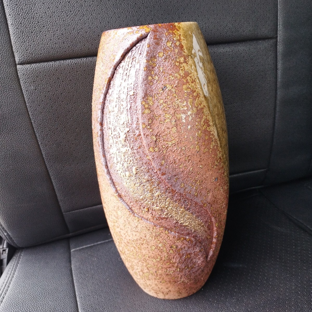 信楽窯 花瓶 紫峯作 高さ約29cm 直径約14cm 木製ケース付き 花器 壺陶器 インテリア フラワーベース拍卖
