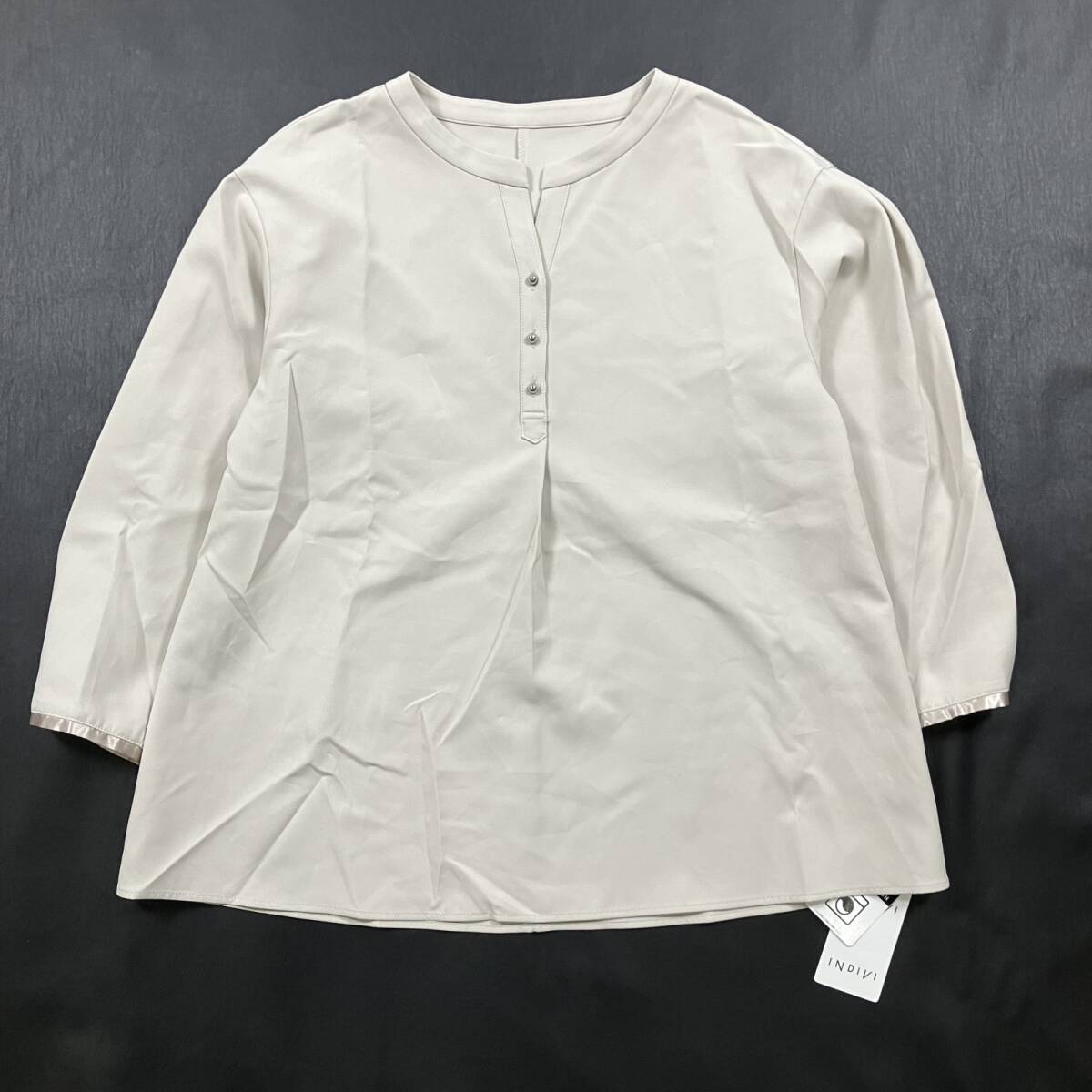 ★ タグ付き INDIVI インディヴィ 長袖シャツ ブラウス トップス バンドカラー ハーフボタン アイボリー 38 レディース 0.24kg拍卖