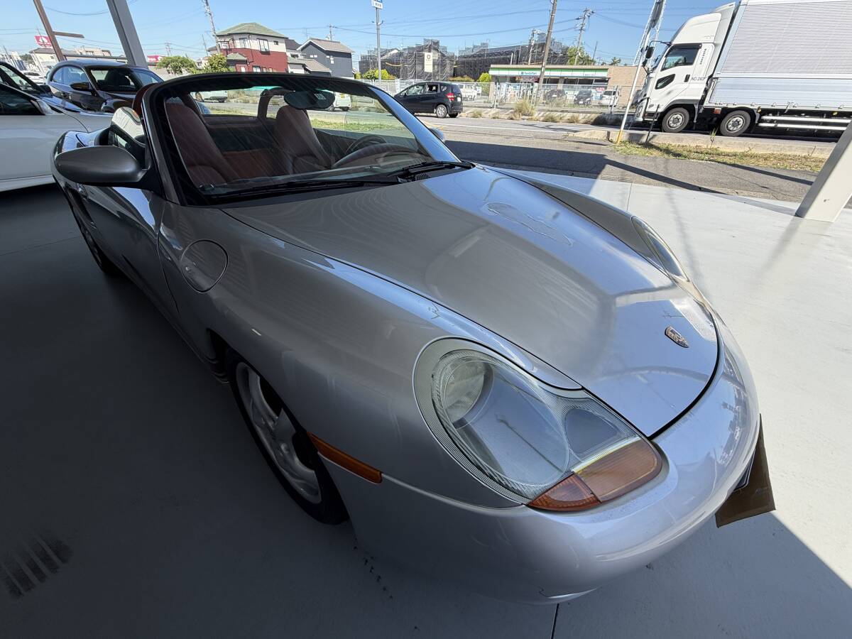 1997年ボクスター 986前期 左ハンドル 5速マニュアル 赤ホロ ガラススクリーン 赤皮シート 17AW 車検令和9年11月 売り切り出品拍卖
