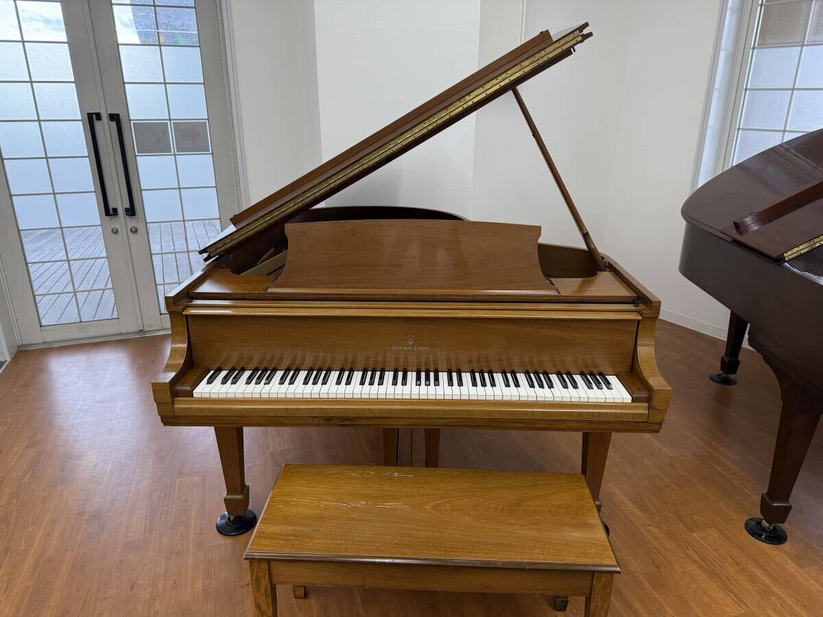 ニューヨーク スタインウェイM型(170cm) NY製Steinway&Sons 1956年頃製造(S/N35万番代)拍卖