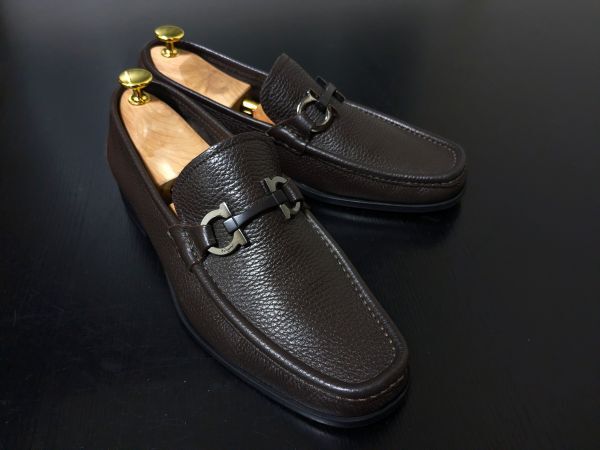 フェラガモ 7EE Ferragamo シボレザー ガンチーニ ソフトドレスローファー 濃茶 1912拍卖