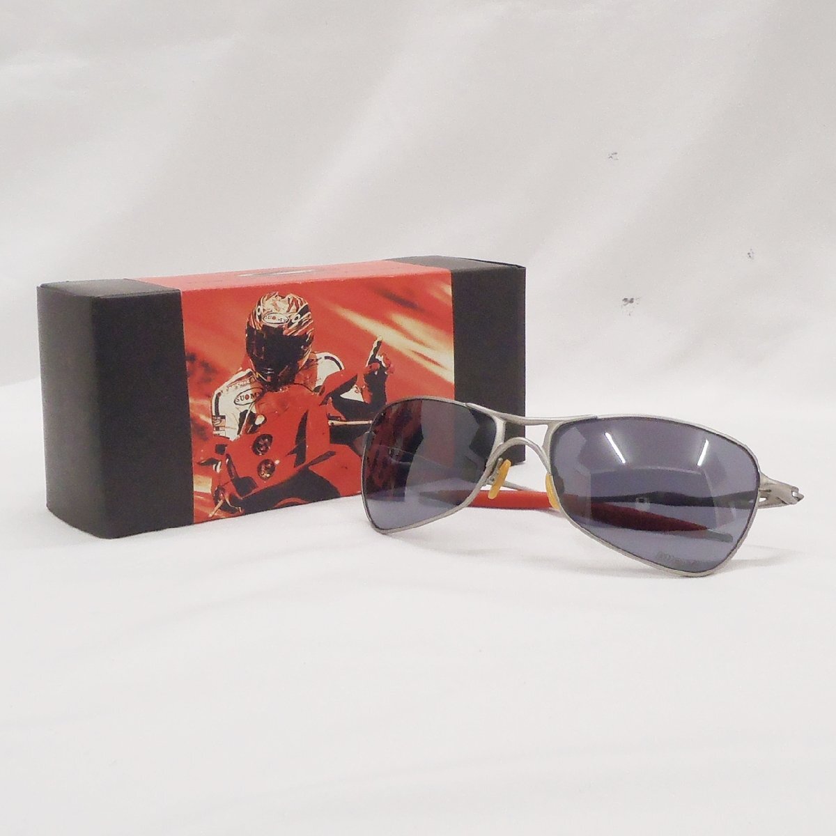 OAKLEY オークリー DUCATI CROSSHAIR ドゥカティ クロスヘア 12-690-A03185 シルバー×レッド マイクロバッグ 箱付 中古品 f_z(j)拍卖