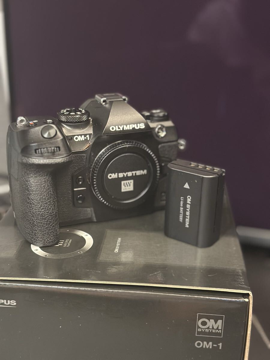 OLYMPUS OM SYSTEM OM-1 ボディ ブラック バッテリー付き拍卖