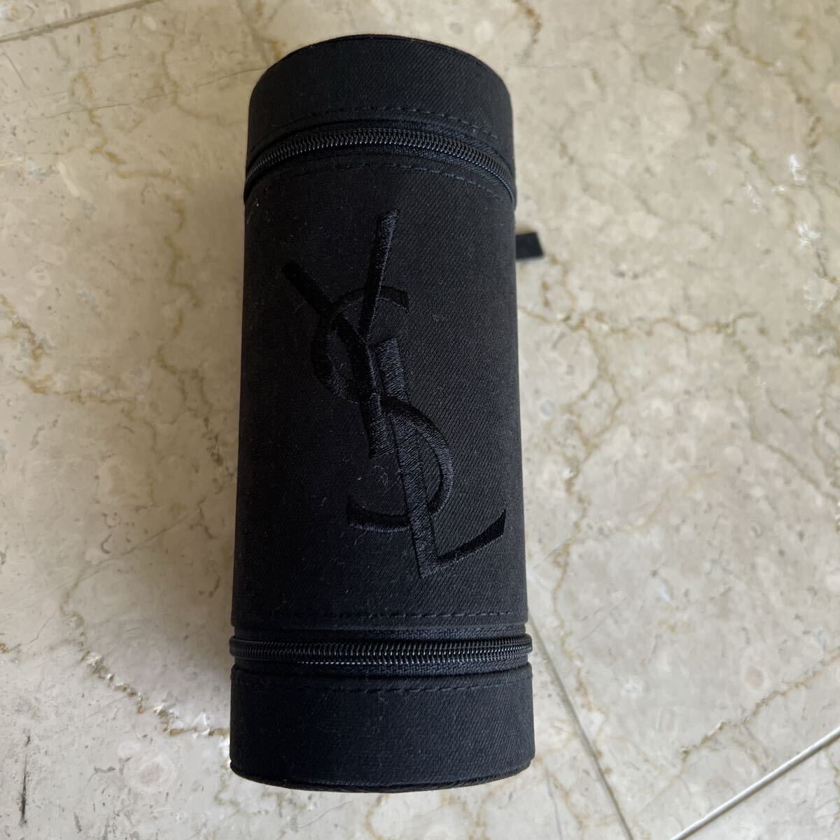 YSL イヴサンローラン サンローラン★ ブラック 黒 ノベルティ ポーチ USED拍卖