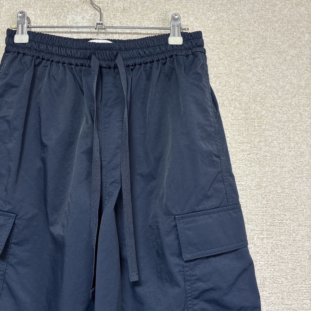 JW ANDERSON UNIQLO ナイロンカーゴパンツ S ネイビー イージーパンツ ジョガー 軽量 撥水 ワイド シルエット 221-448507 拍卖