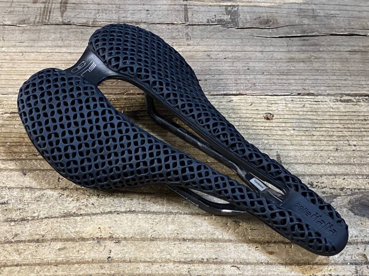 KD154 セライタリア selle italia SLR BOOST 3D KIT CARBONIO SUPERFLOW L3 サドル 黒 145mm拍卖