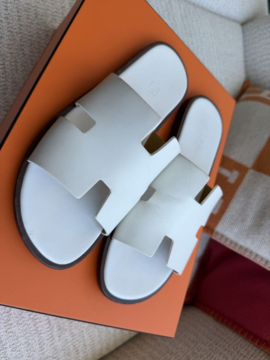 HERMES エルメス イズミール Izmir サンダル メンズ 43 ホワイト系 レザー Hロゴ 箱付き拍卖